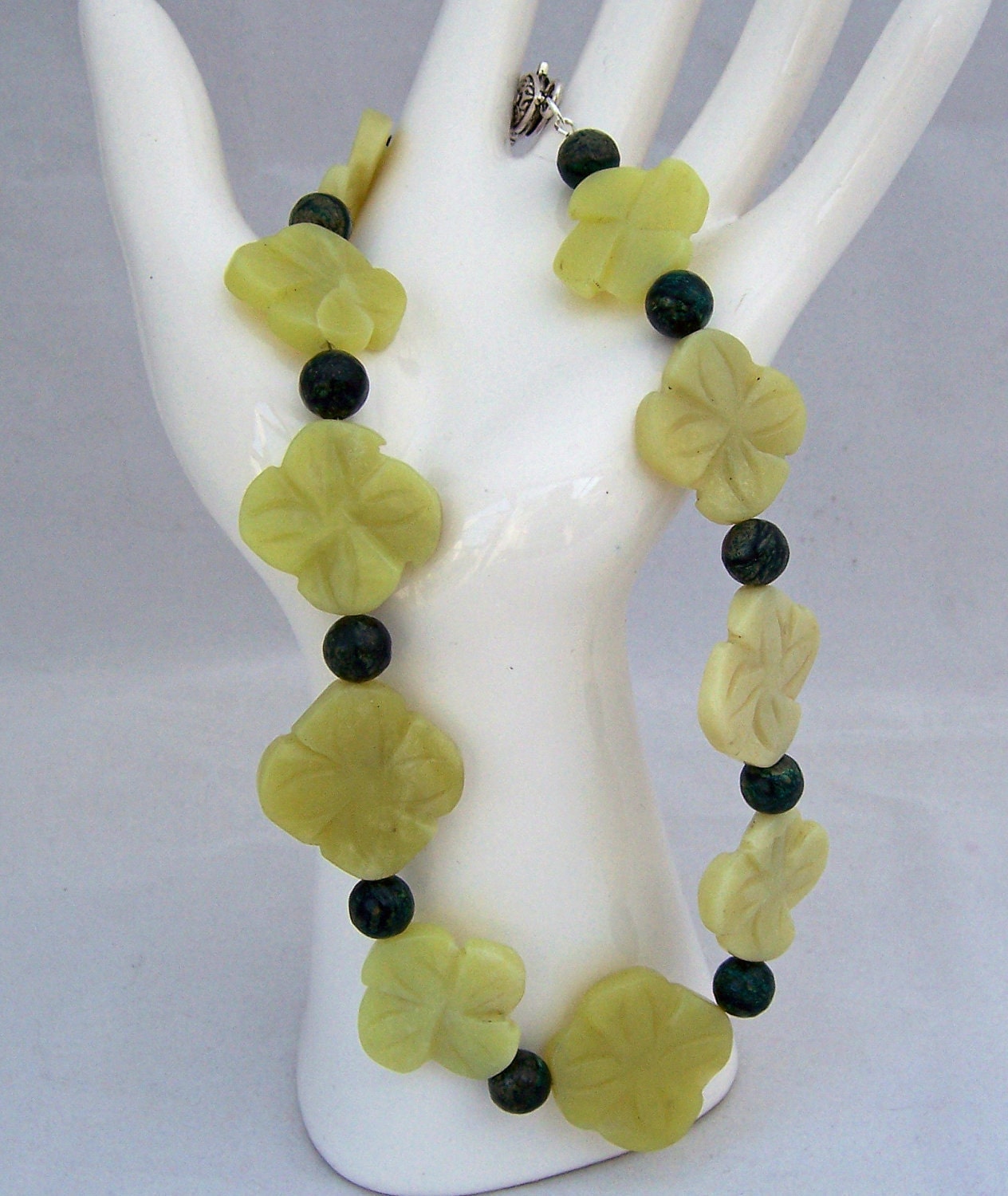 Jade and Chlorite Necklace, Flower Shaped Necklace, Olive Necklace, Green Necklace, Gemstone Neclace, Handmade Jewelry