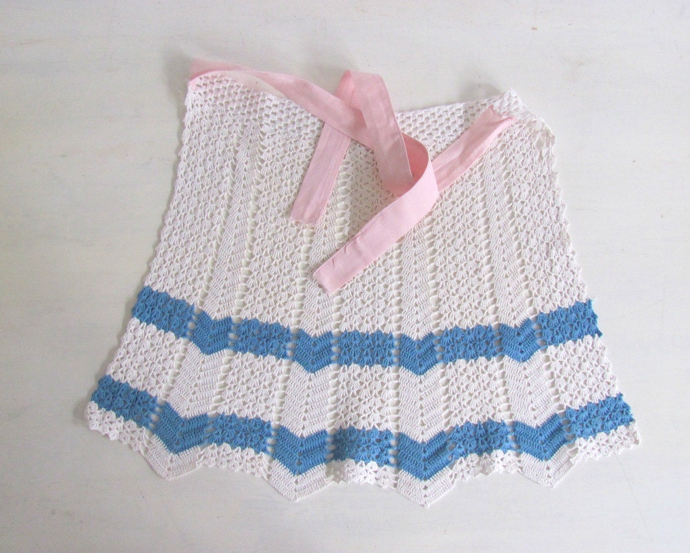 Vintage Crochet Apron Cotton Chevron Pattern 1940s Apron White Blue