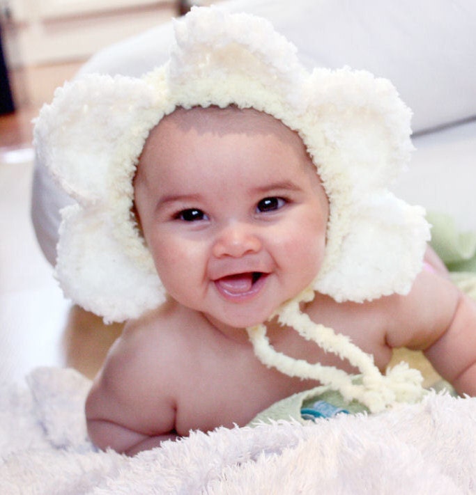 SALE 0 to 3m Newborn Spring Flower Hat Baby Girl Flower Bonnet Daisy Hat Baby Shower Gift Yellow Baby Hat Flower Petals Hat Pixie Photo Prop