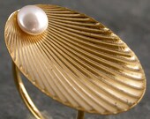 Gold Ring,Gold Pearl Ring ,Gold Seashell Ring With White pearl,Cocktail ring,Statement Ring,Bridal Ring ,Wedding Ring