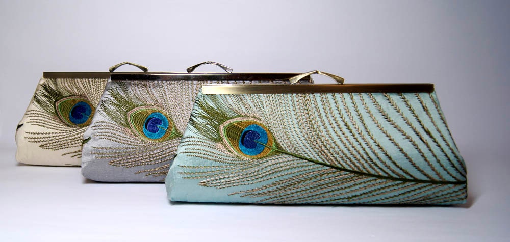 EllenVINTAGE SILK Peacock CLUTCH in Mint