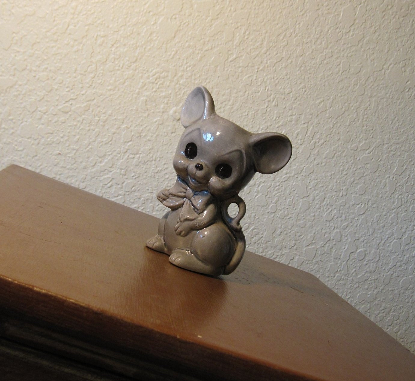Vintage 60s Ceramic Wide Eyed Mouse Vase