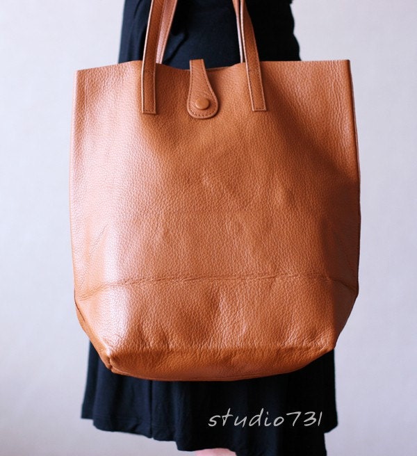 Simple Leather Shoulder Bag - Tan Brown
