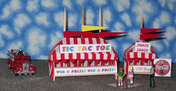 O Scale Carnival Game/Concession Tent Set- Tic Tac Toe