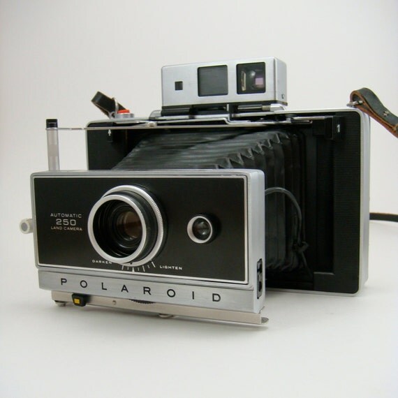 Polaroid 250 Land Camera with Zeiss-Ikon Rangefinder