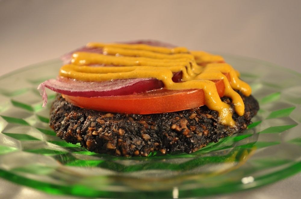 Raw Vegan Shroom n' Herb burger (Half a Dozen)