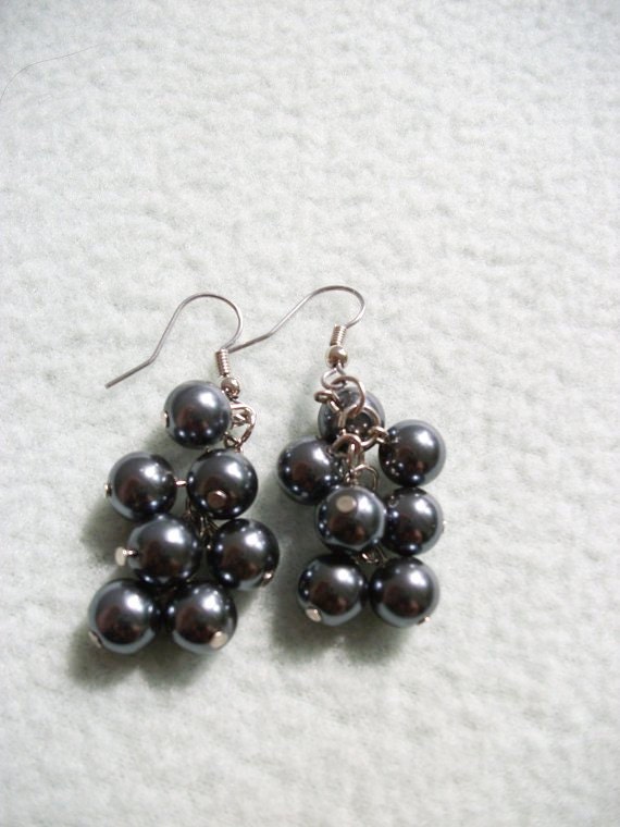 Smokey pearl cluster earrings