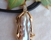 Freshwater Pearl Pendant 14k Gold Diamond Bail Iridescent Blue