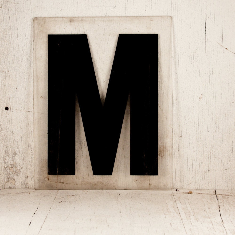 Box Letter M