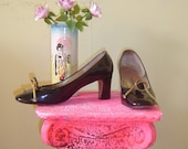 60s mod heels 1960s black patent leather pumps Shoes 1960s Andrew Geller Couture gold bow Heels Shoes 7