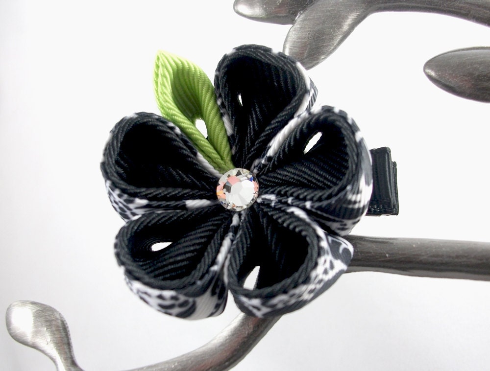 Prima Donna Kanzashi Flower Hair Pin (Medium)