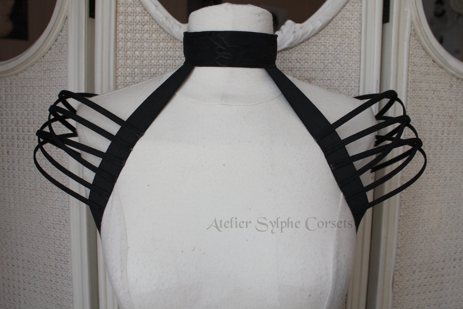 Neck collar fantasy boned crinoline shoulders.