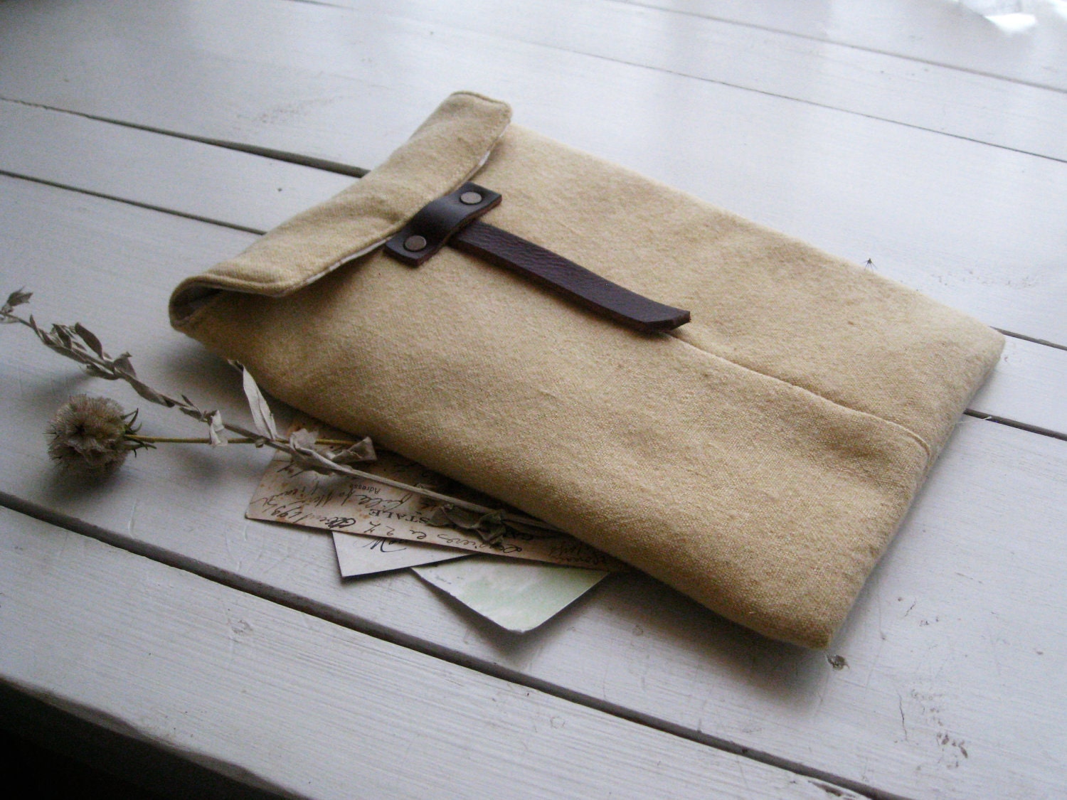 35% OFF Vintage Cream Wool iPad Case - Cream