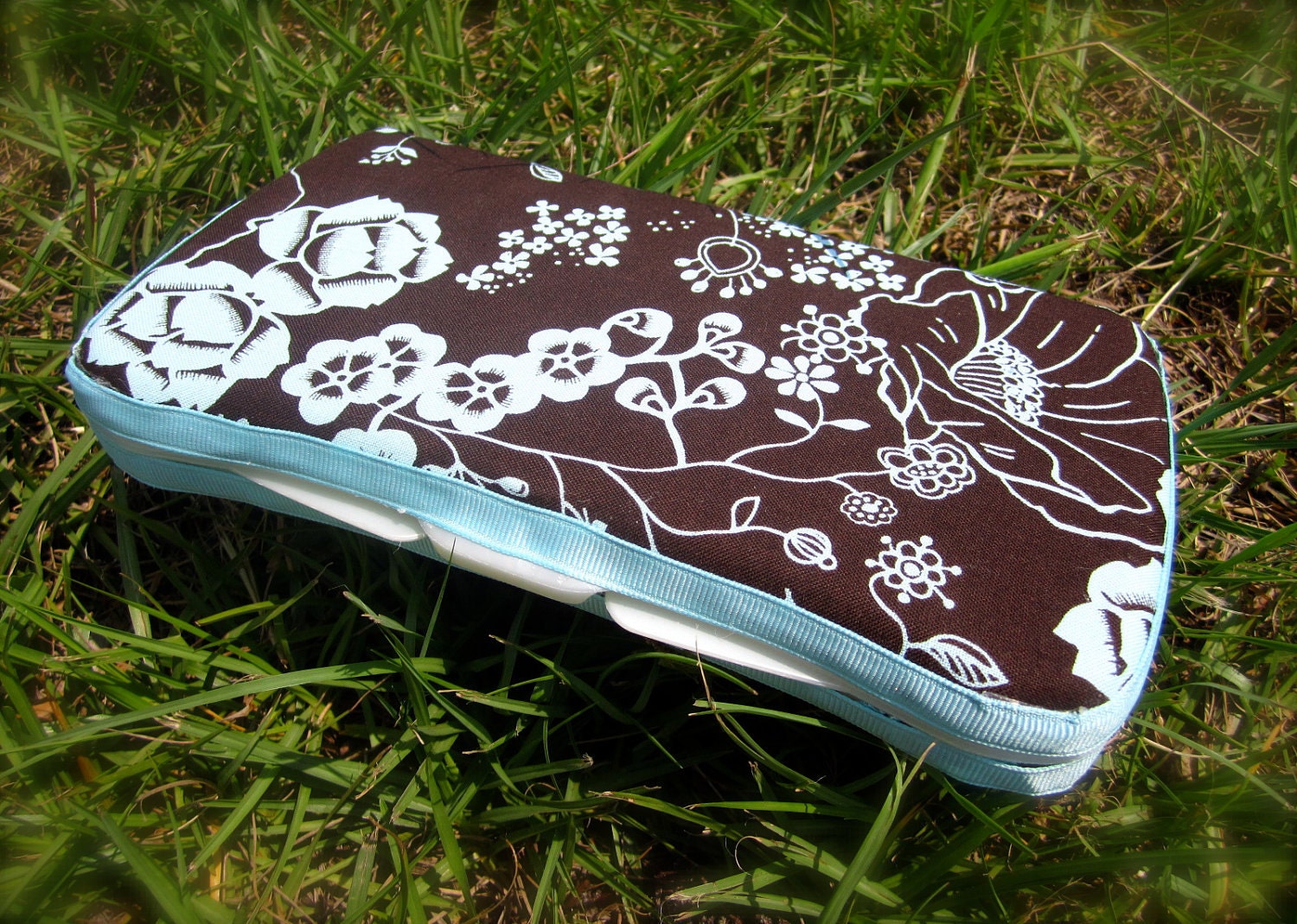 Baby Wipes Case: Brown & Blue Floral Vine