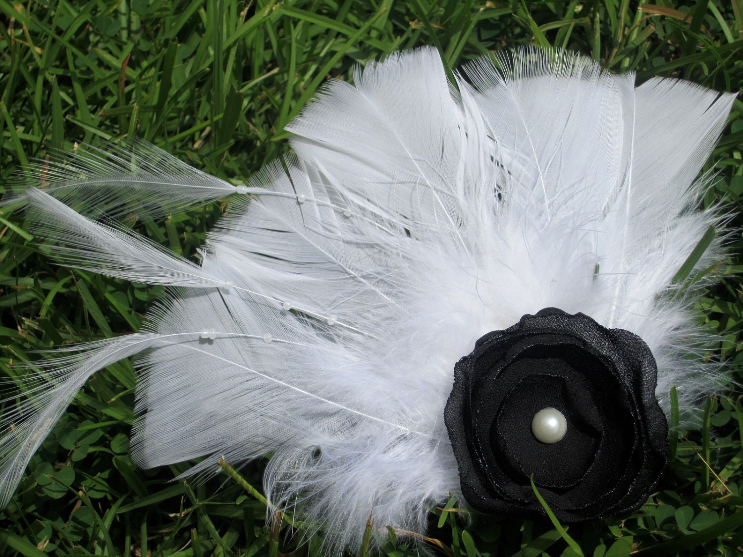 Hair Feather Fascinator - Black & White Pearl Bloom