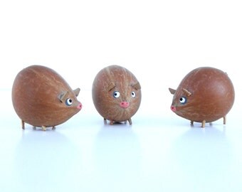Pigs - Vintage, Pecan