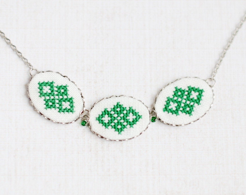 Green embroidered necklace with geometrical ornament in silvertone - gift for her