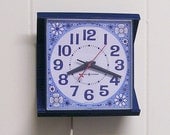 Vintage Blue Flower Electric Wall Clock