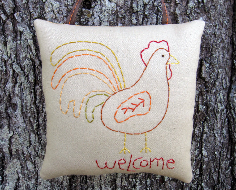 Primitive ROOSTER WELCOME Door hanger - Embroidered Stitchery Pillow