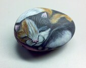 Original OOAK Hand painted 3d Calico black white brown tan Cat sleeping kitty kitten tabby river rock stone paperweight home garden decor