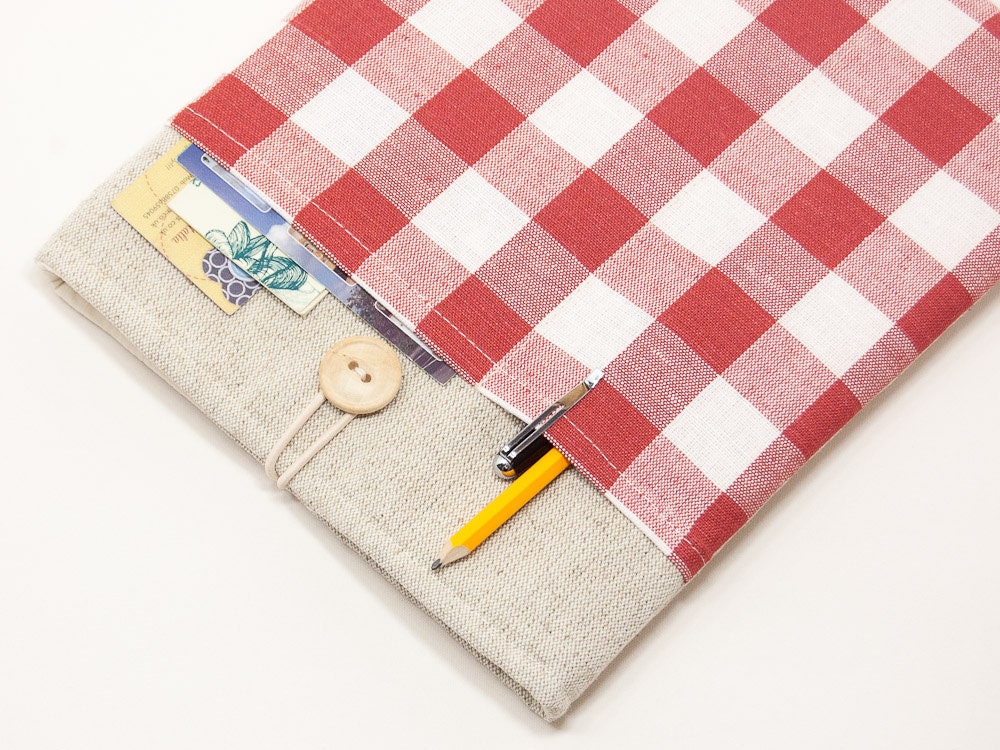 Ipad Case. Ipad bag. Ipad sleeve. Ipad cover with red white squares pocket and button closure. Ipad 2 case padded. Custom order available.