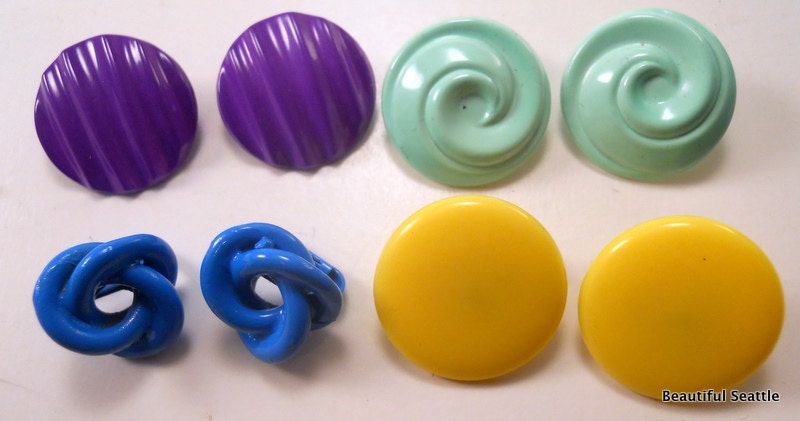 4 Pairs of Fantastic Vintage Clip On Earrings