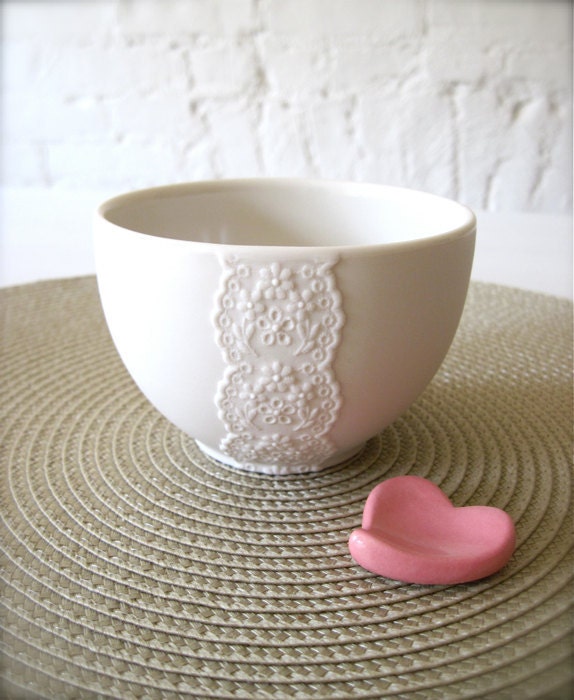 Lovely Porcelain Lace Bowl with Pink Heart Cutlery Rest-Hideminy Lace Series