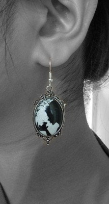 The Magical Kiss --Silhouette Wearable Art Cameo Necklace-Valentine's Gift