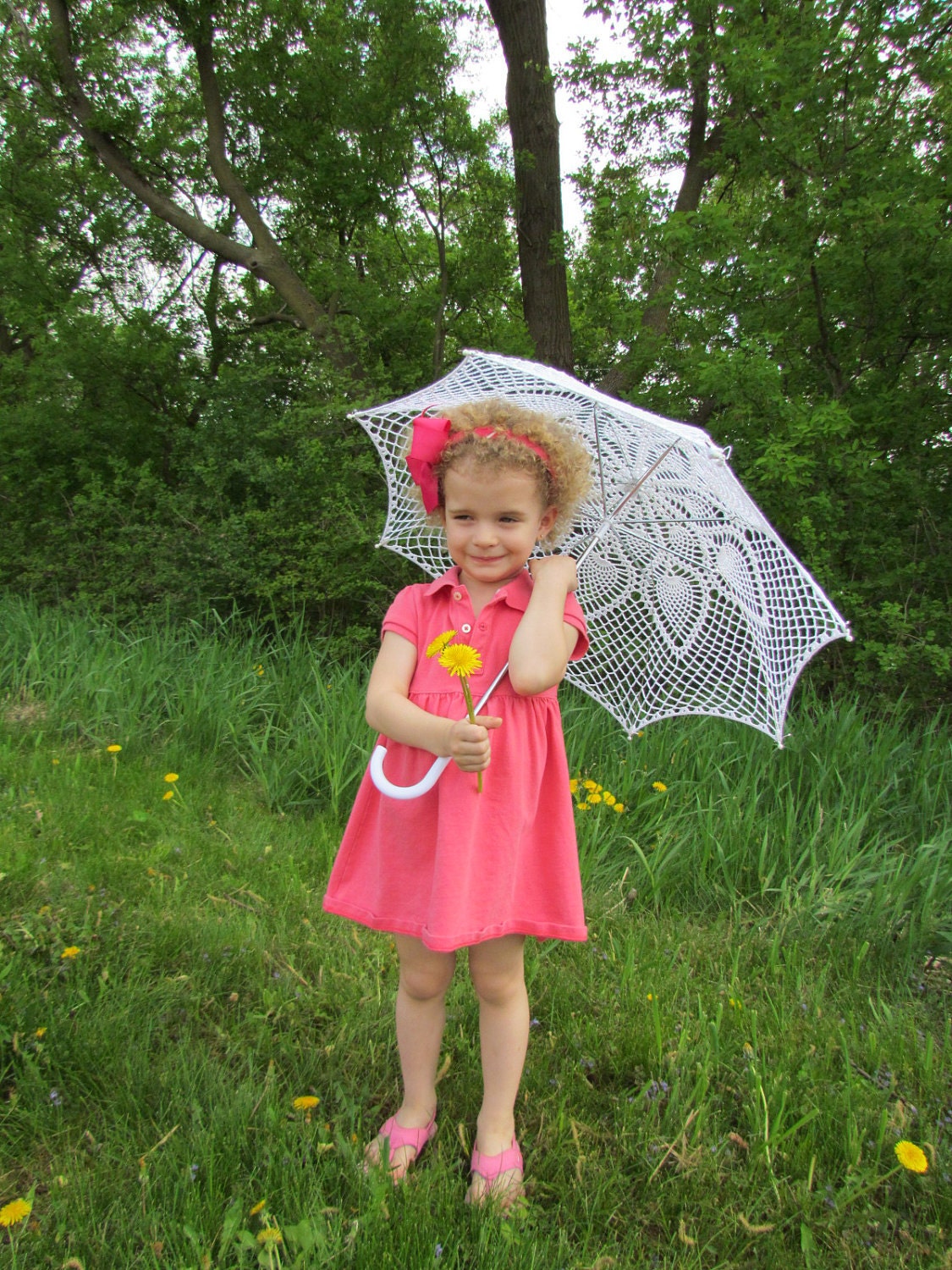 30"  White Lace Pineapple Crochet UMBRELLA PARASOL, Photo Prop, Mothers Day Wedding, Party Favor- Ready to Ship