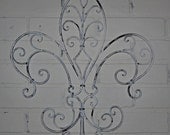 Wrought Iron / Fleur de lis Wall Decor/ Wall Hanging / Shabby Chic / Shabby Chic Decor