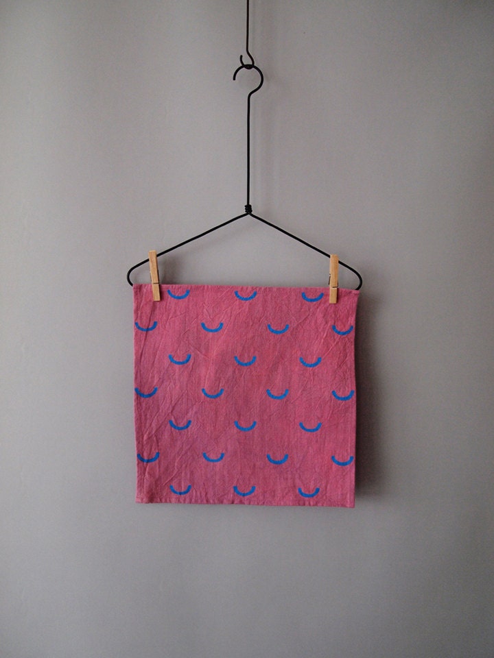 Made to Order, Set of 2 Cocktail / Table Napkins "Clementine, a Bowl" - Orange & Blue on Mauve