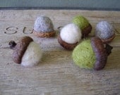 Felted acorns, set of 6, oregon springtime (white, light green, light grey)