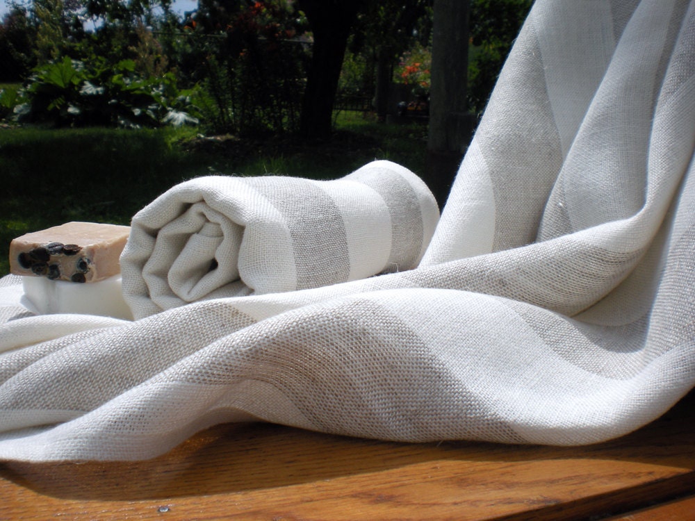 Linen Towel - Soft And Striped  100x148cm / 39.4 x 58.3 inches