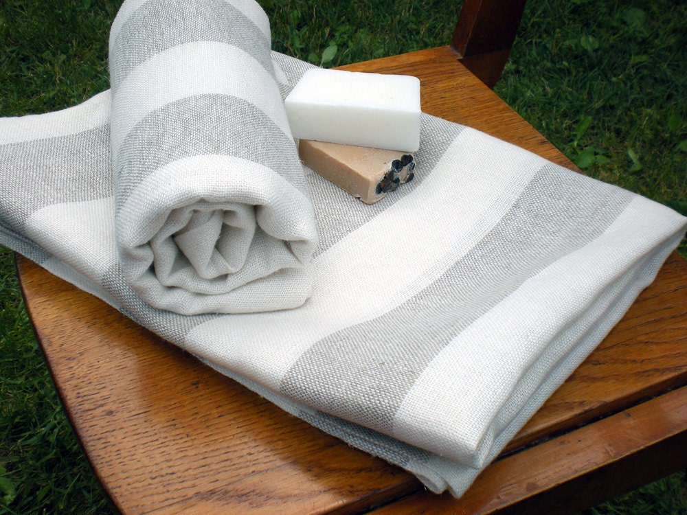 Linen Towel - Soft And Striped  100x148cm / 39.4 x 58.3 inches