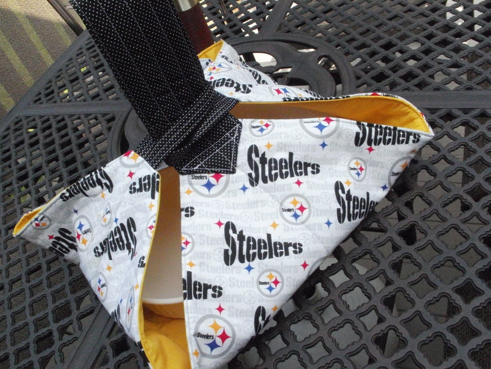 Pittsburgh Steelers Casserole Carrier - Black and Gold Accents on White and Gray
