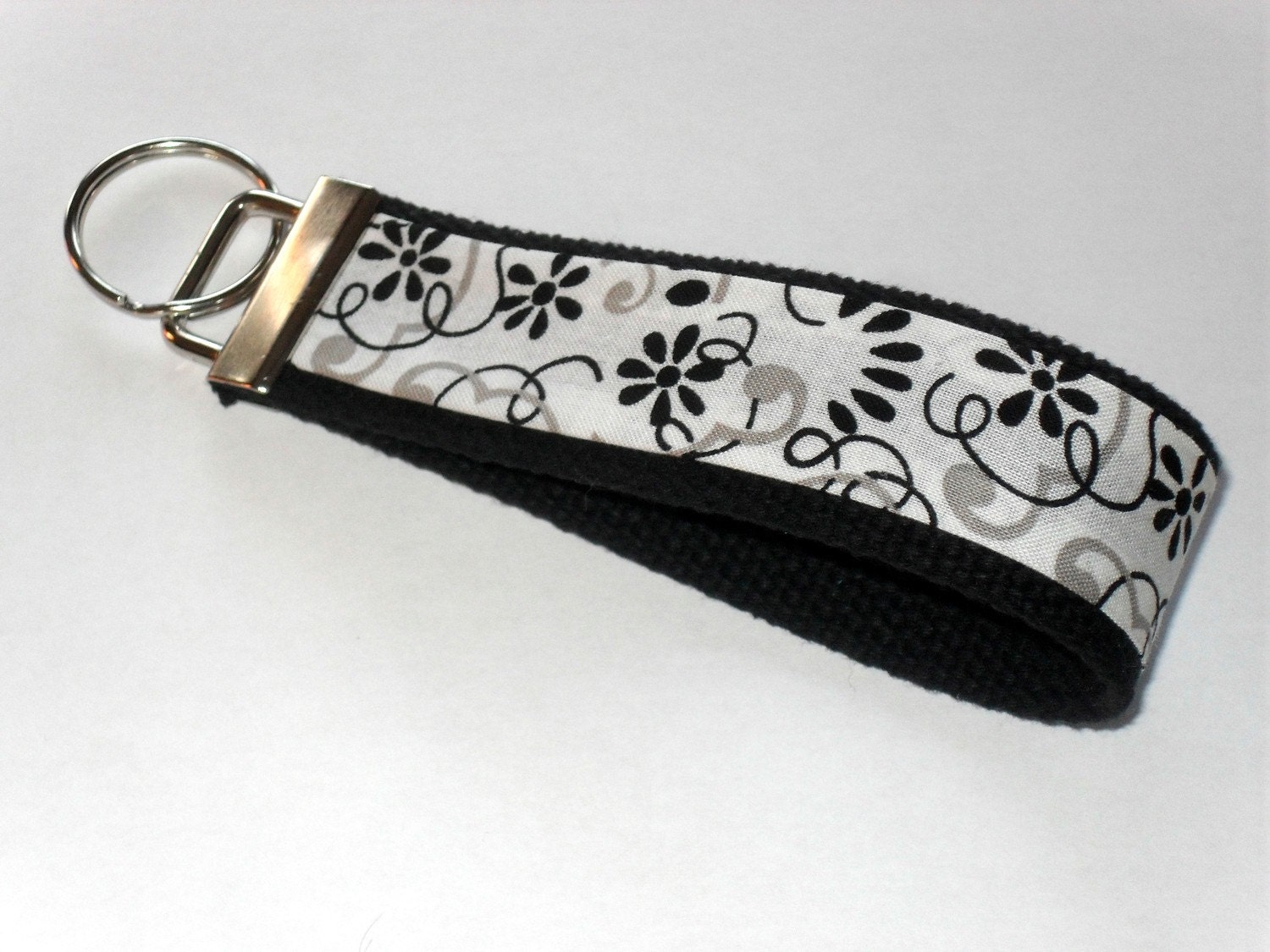 Black and White Flowered Key Fob Key Chain