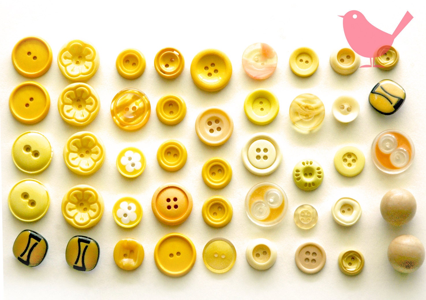 Vintage buttons - assorted yellow buttons