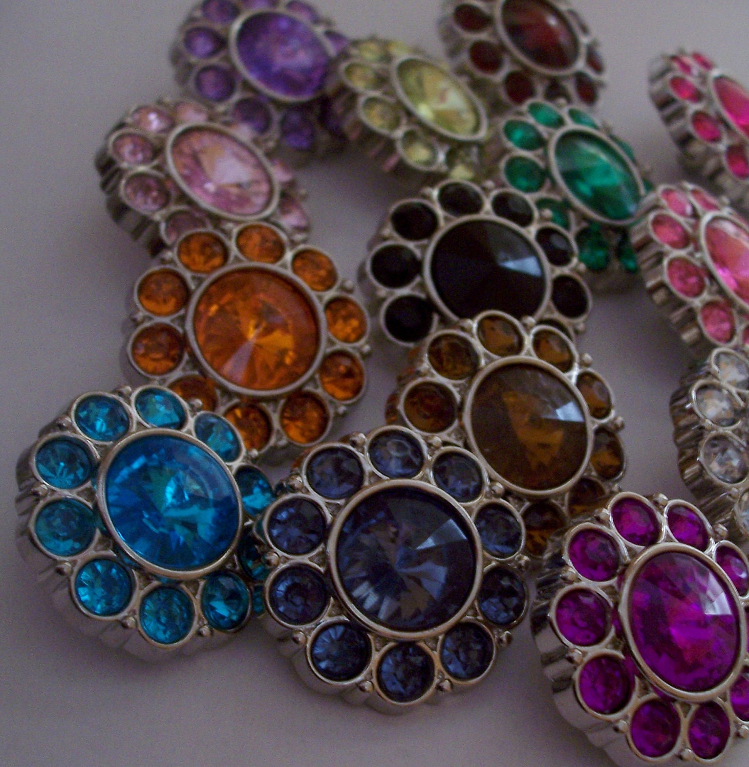 Try me Sample Pack of 10 plastic Rhinestone Buttons-B1007-25mm