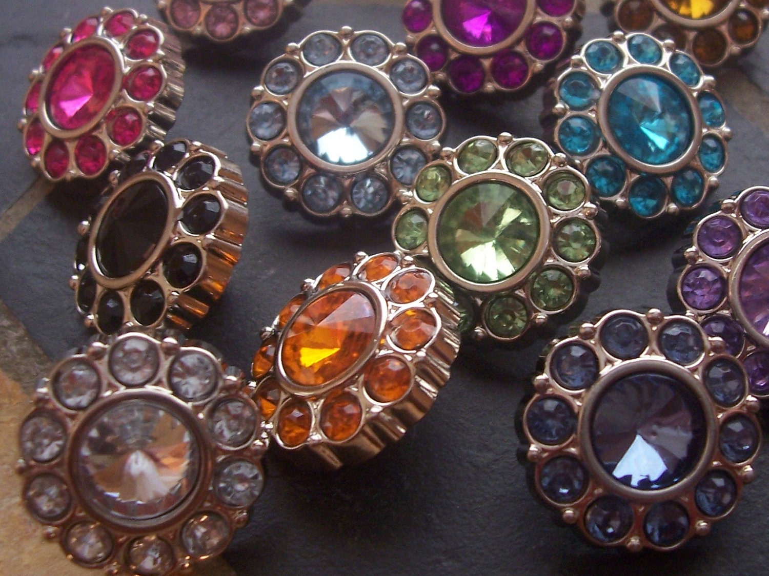 Try me Sample Pack of 10 plastic Rhinestone Buttons-B1007-18mm