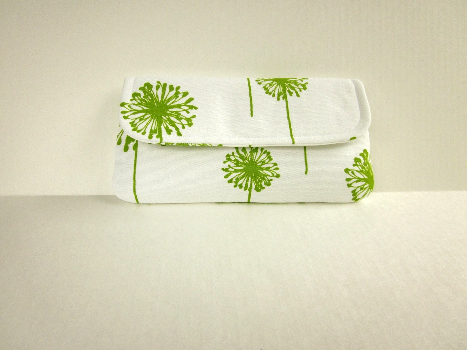 Green White Dandelion Clutch by waterpath