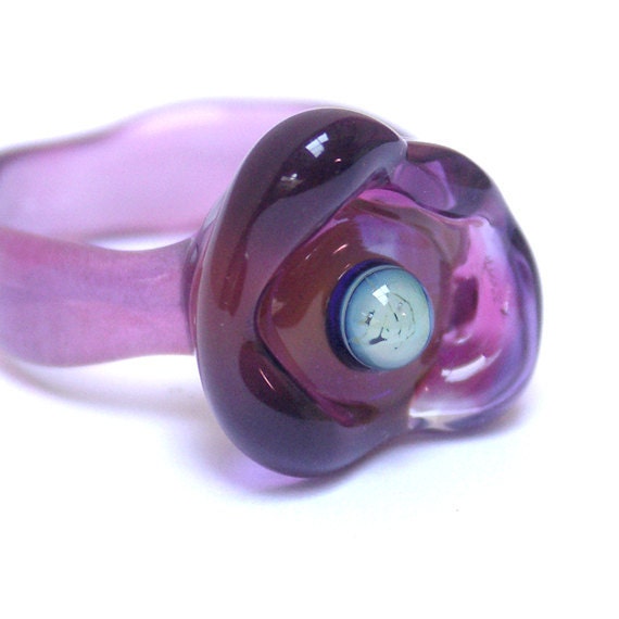 Glass 'Oyster' Ring - Size 8.25