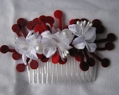 White flowered haircomb