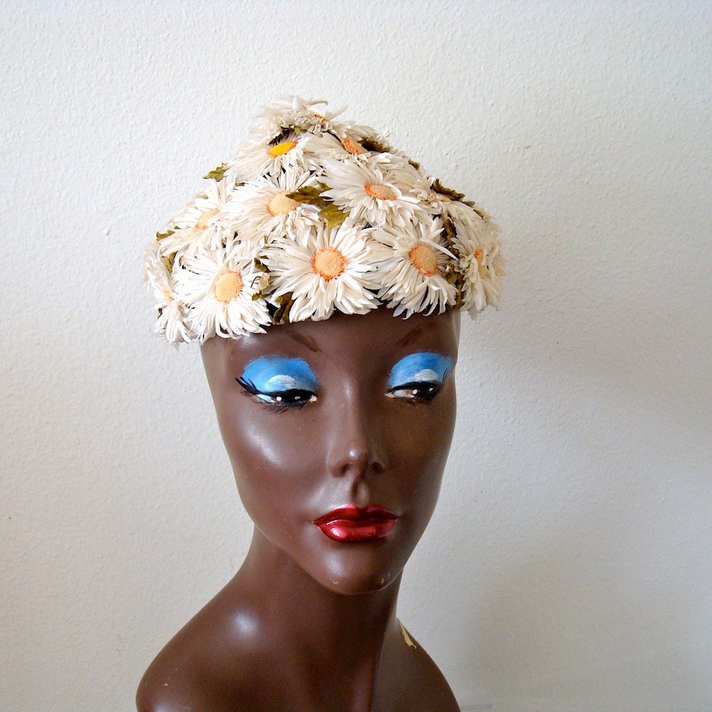 1960s Hat / Vintage Flower Adorned Cap / pull my daisy