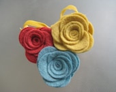 Primary colors brooch