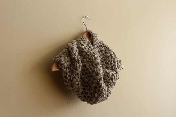 PDF CROCHET PATTERN Viking Eternity Cowl - large chocolate brown beige Anthropologie inspired unisex infinity neckwarmer with grain motifs