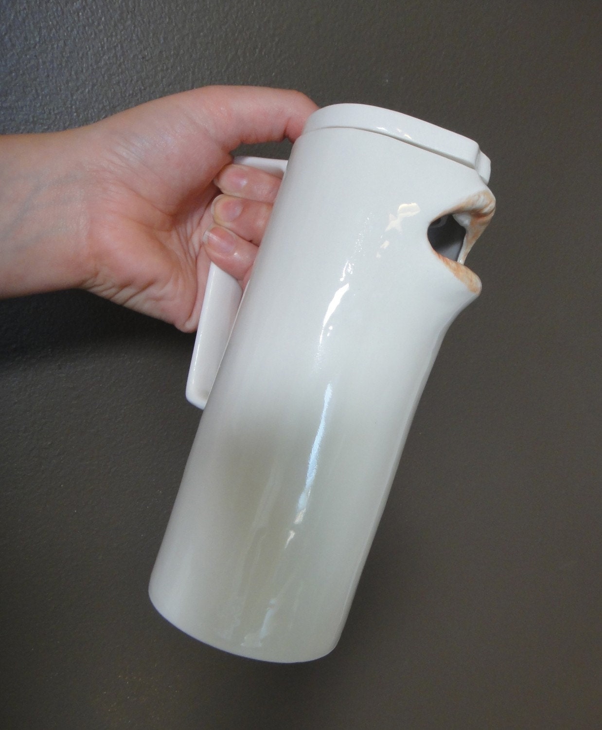 Porcelain tea / coffee pot with mouth spout