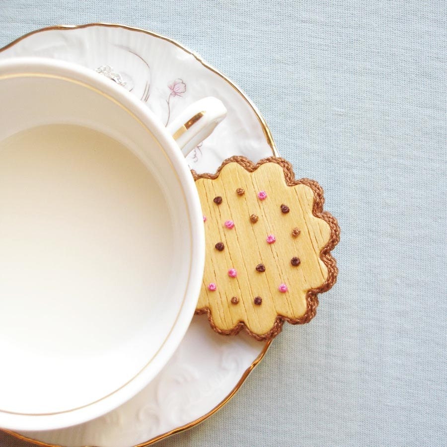 Wooden Embroidered Pendant  - COOKIE - Hand Embroidery on Wood Jewelry -  AVAILABLE IN: Yellow, Pink, Red, White or Orange