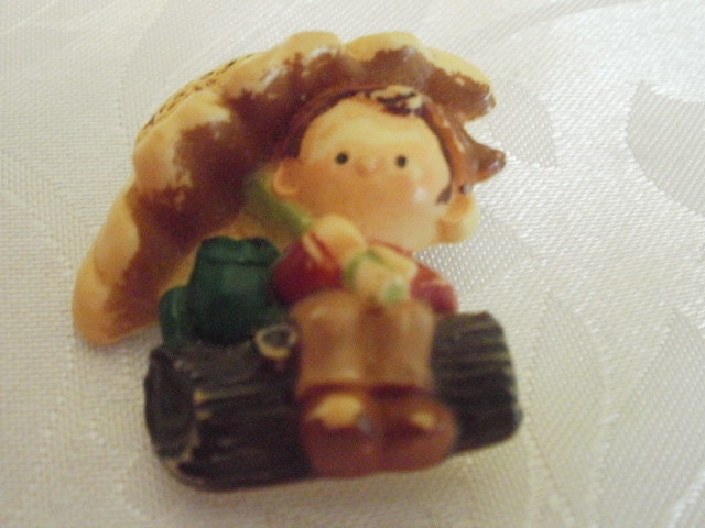 Antique collectible,1920s collectible, boy under umbrella brooch,  painted boy and frog,signed brooch, No.4 on back,