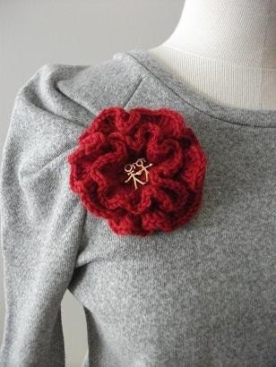 Happy Couple, Pure Wool Red Flower Brooch, Valentines Day Gift,   Ready To Ship, Gift For Her,  OOAK