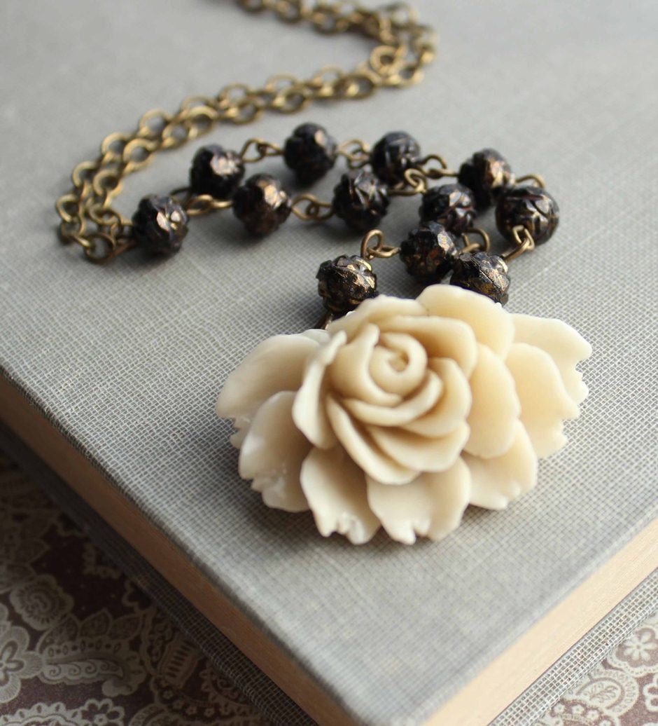 Cream Rose Necklace, Black Rosebud Beads, Rose Pendant, Vintage Style, Shabby Chic, Statement Necklace, Resin Jewelry,  Beaded Necklace